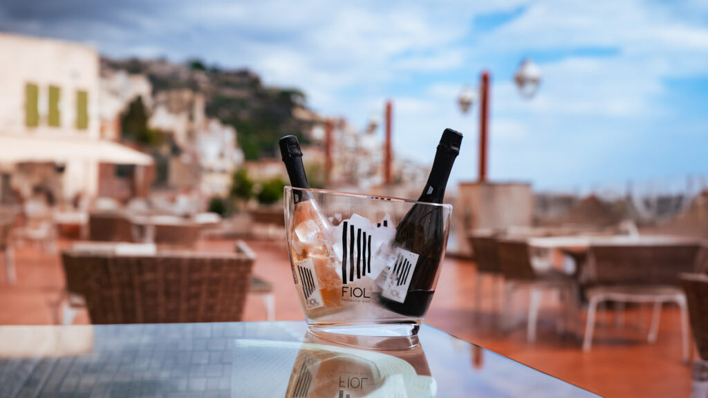 Fiol Masters UK Hero